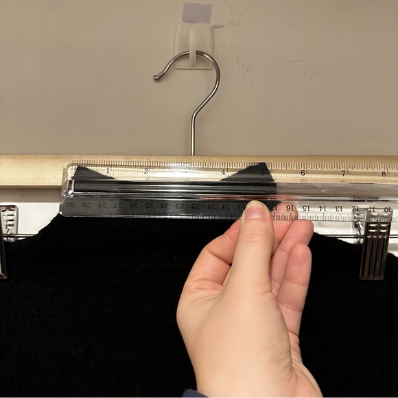 Halston 100% Extra Fine Merino Wool Black Turtleneck Sweater XS - Picture 7 of 8